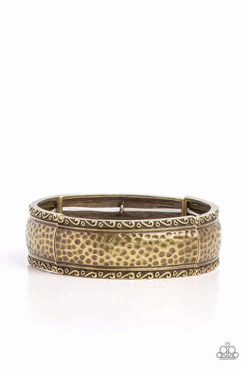 Paparazzi - Textile Tenor Brass Bracelet