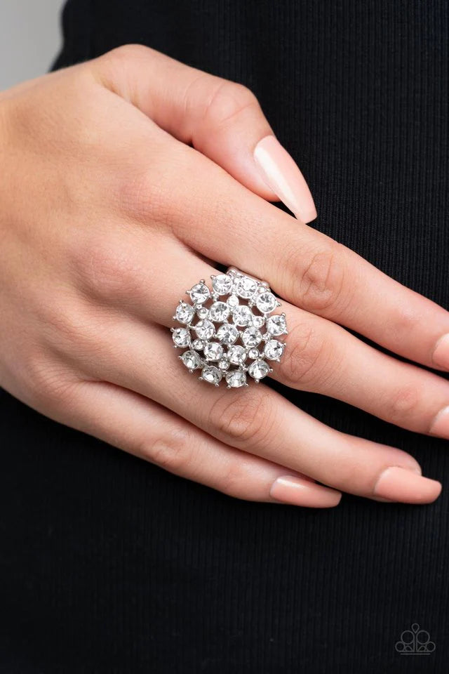 Paparazzi Ring ~ SELFIE-Confidence - White
