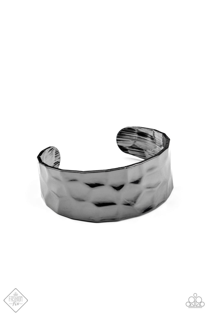 Paparazzi Bracelet ~ Is It HAUTE In Here? - Black