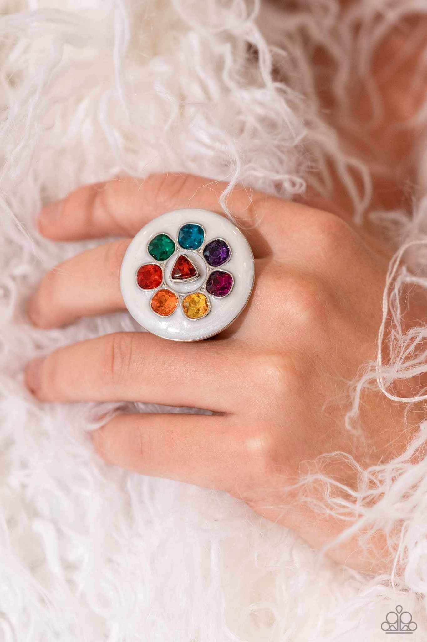CAPTIVATING CENTERPIECE - MULTI Paprazzi Ring
