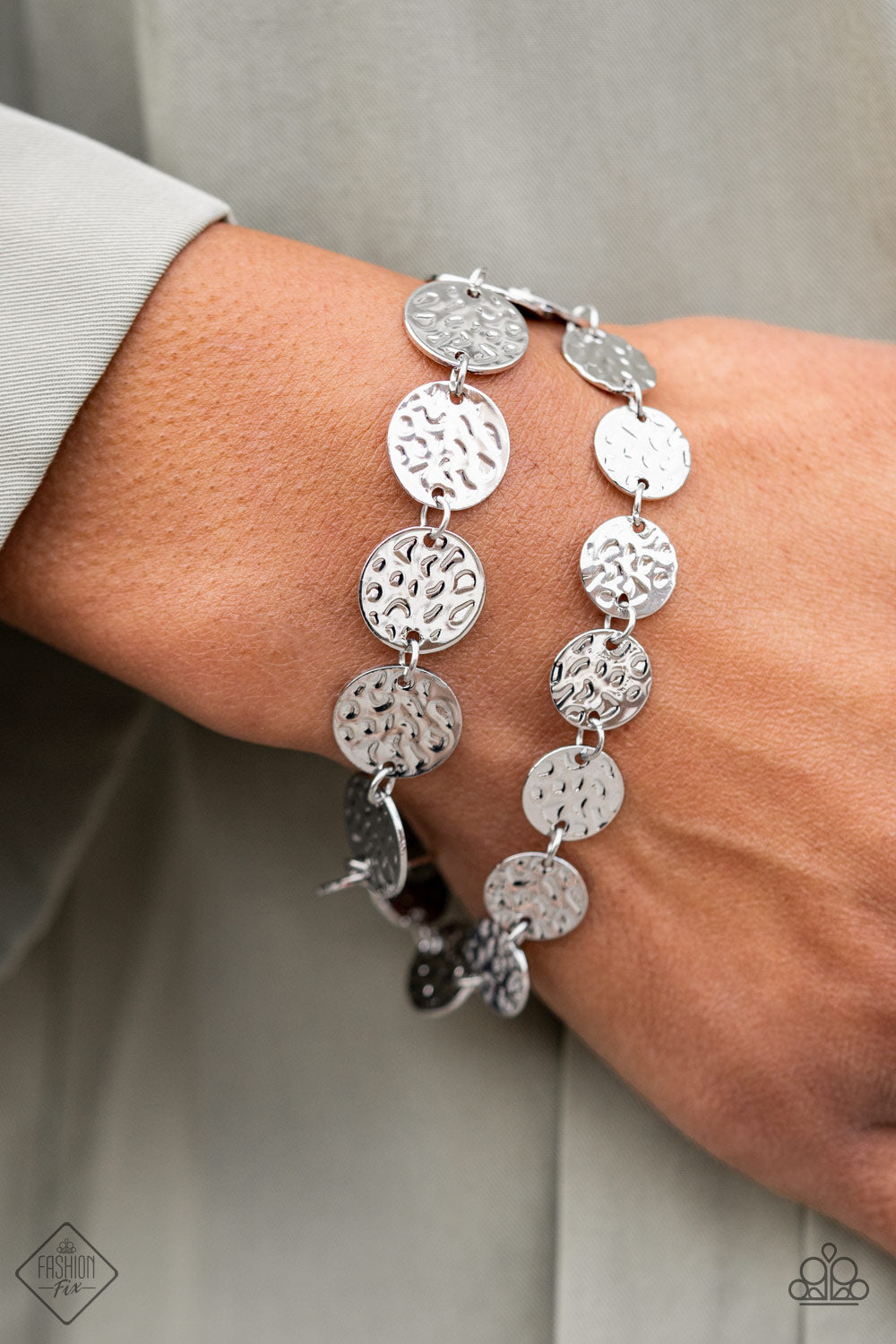 Paparazzi Rooted To The SPOTLIGHT Silver Bracelet