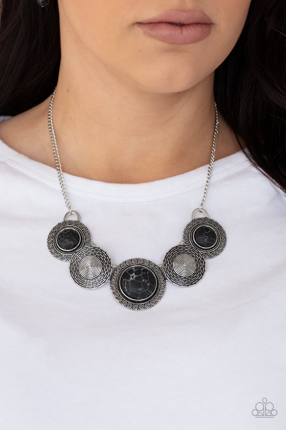 Canyon Cottage Black Paparazzi Necklace