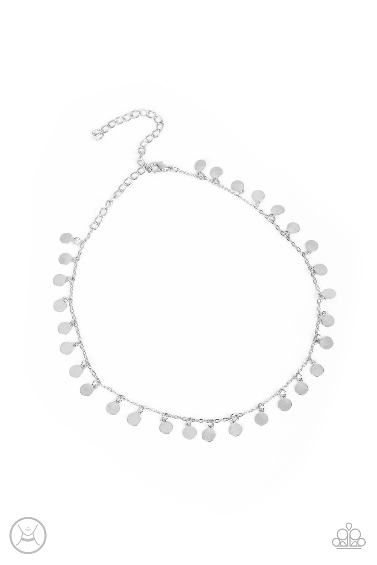 Paparazzi - Champagne Catwalk - Silver Choker