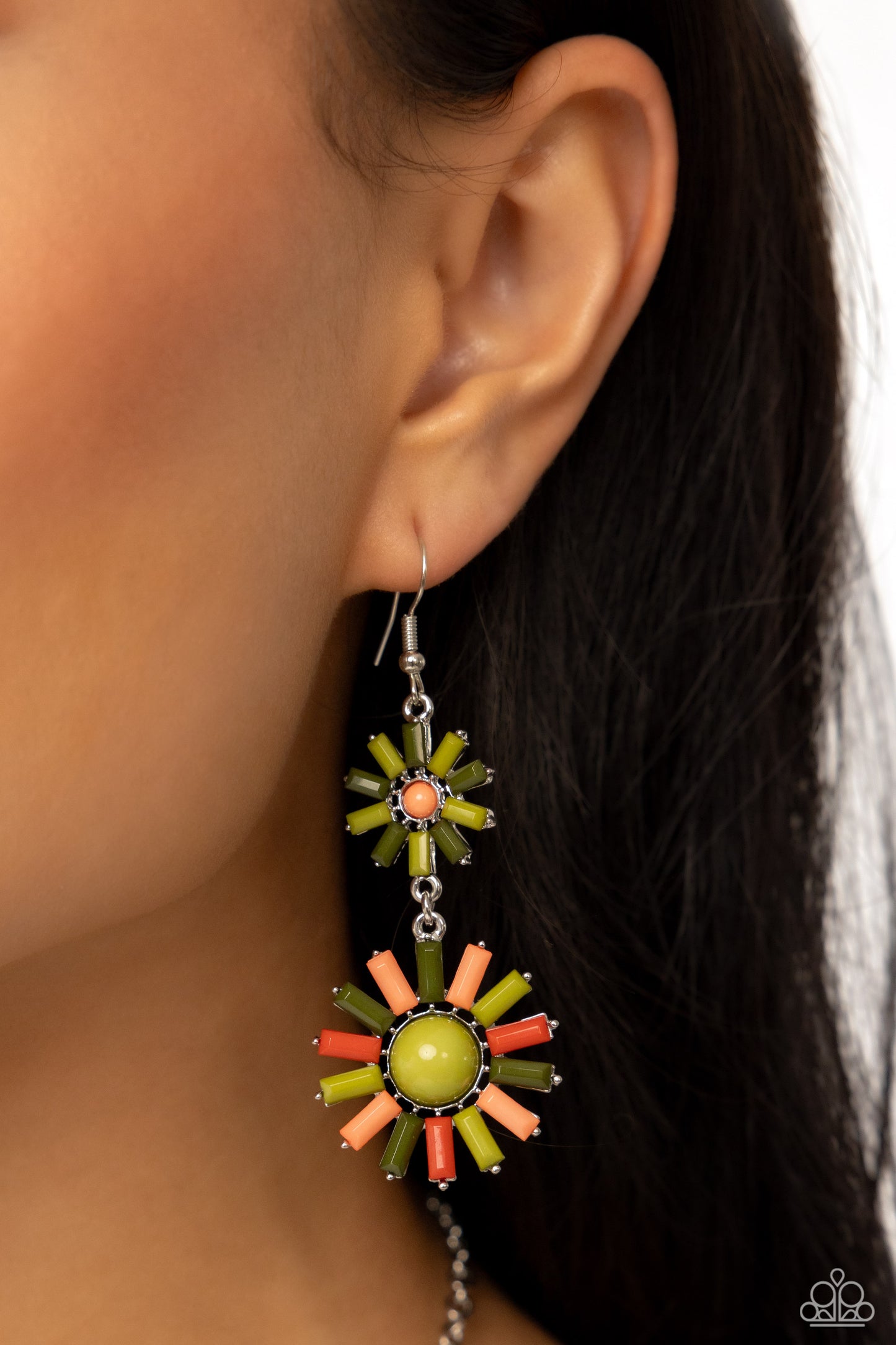 Paparazzi - SUN Wild - Green Earrings