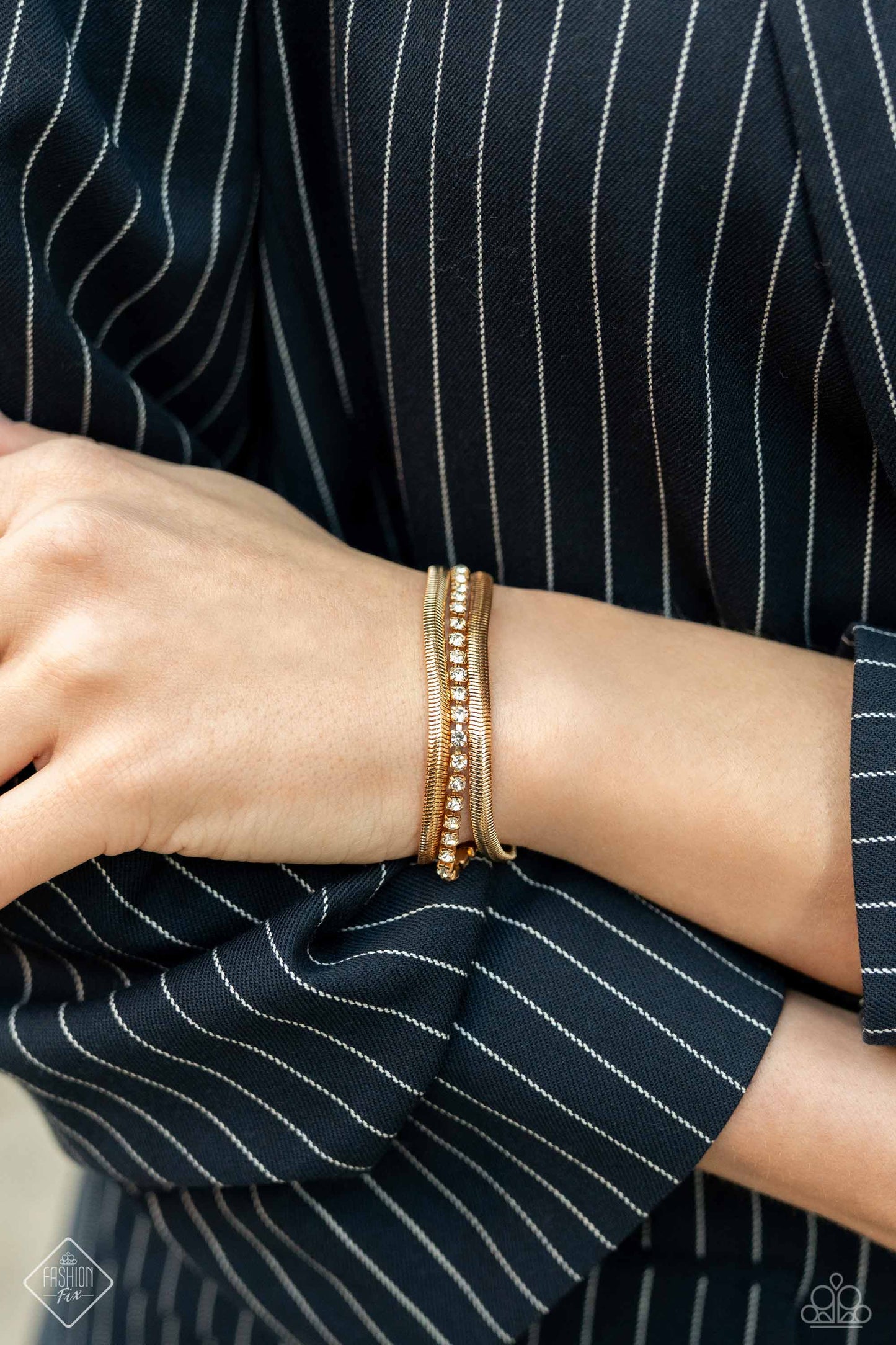 Paparazzi - A SQUARE Treasure - Gold