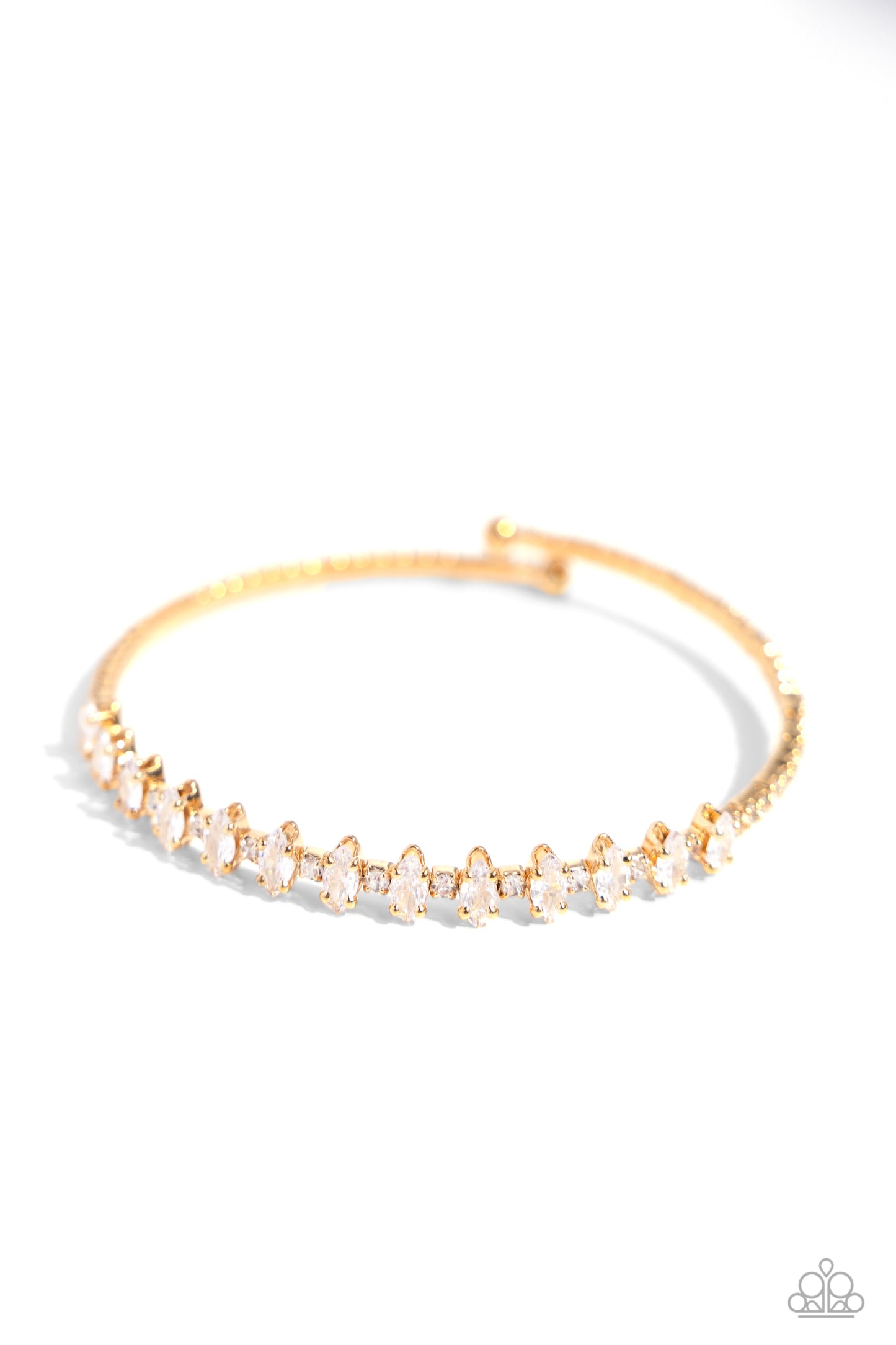 Paparazzi - Dandy Dancer - Gold Bracelet