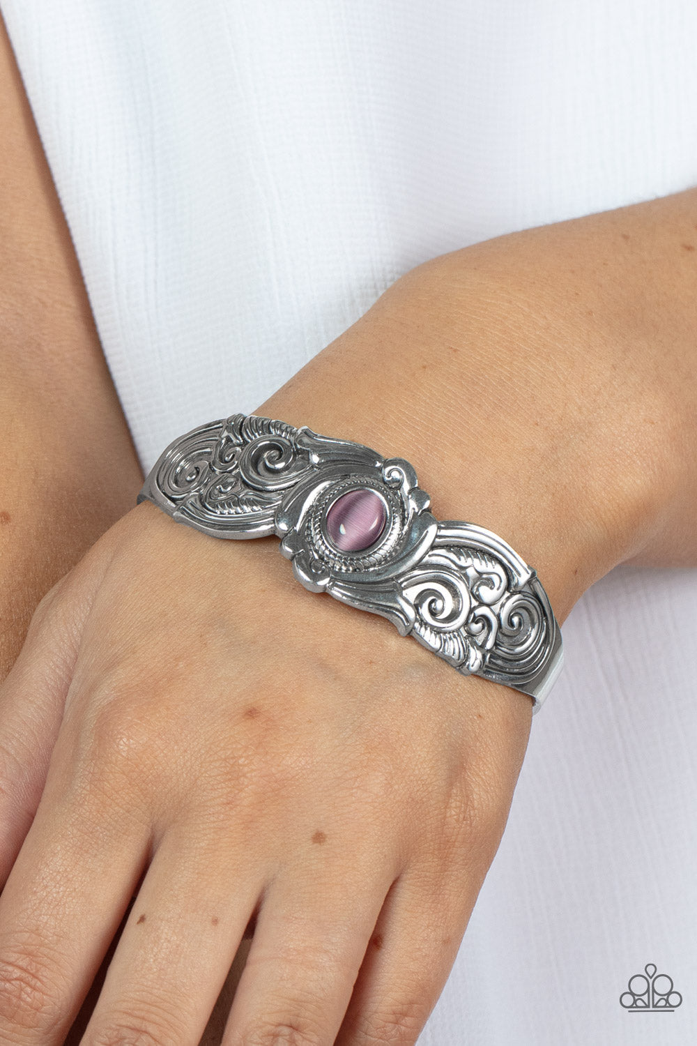 Glowing Enchantment - purple - Paparazzi bracelet