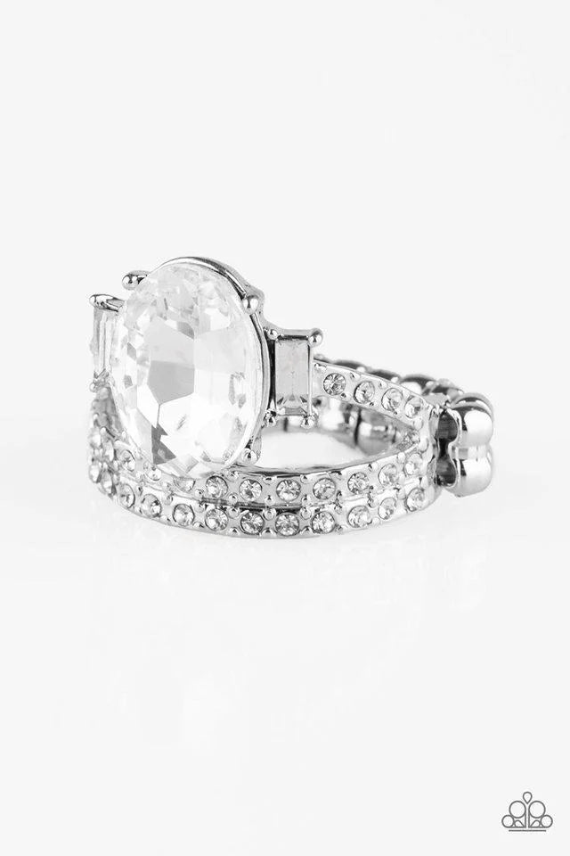 Paparazzi Bling Queen - Silver Ring