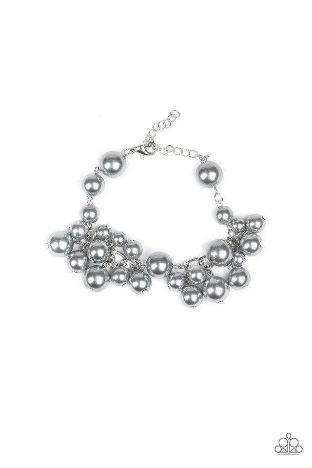 Paparazzi - Girls In Pearls - Silver Bracelet