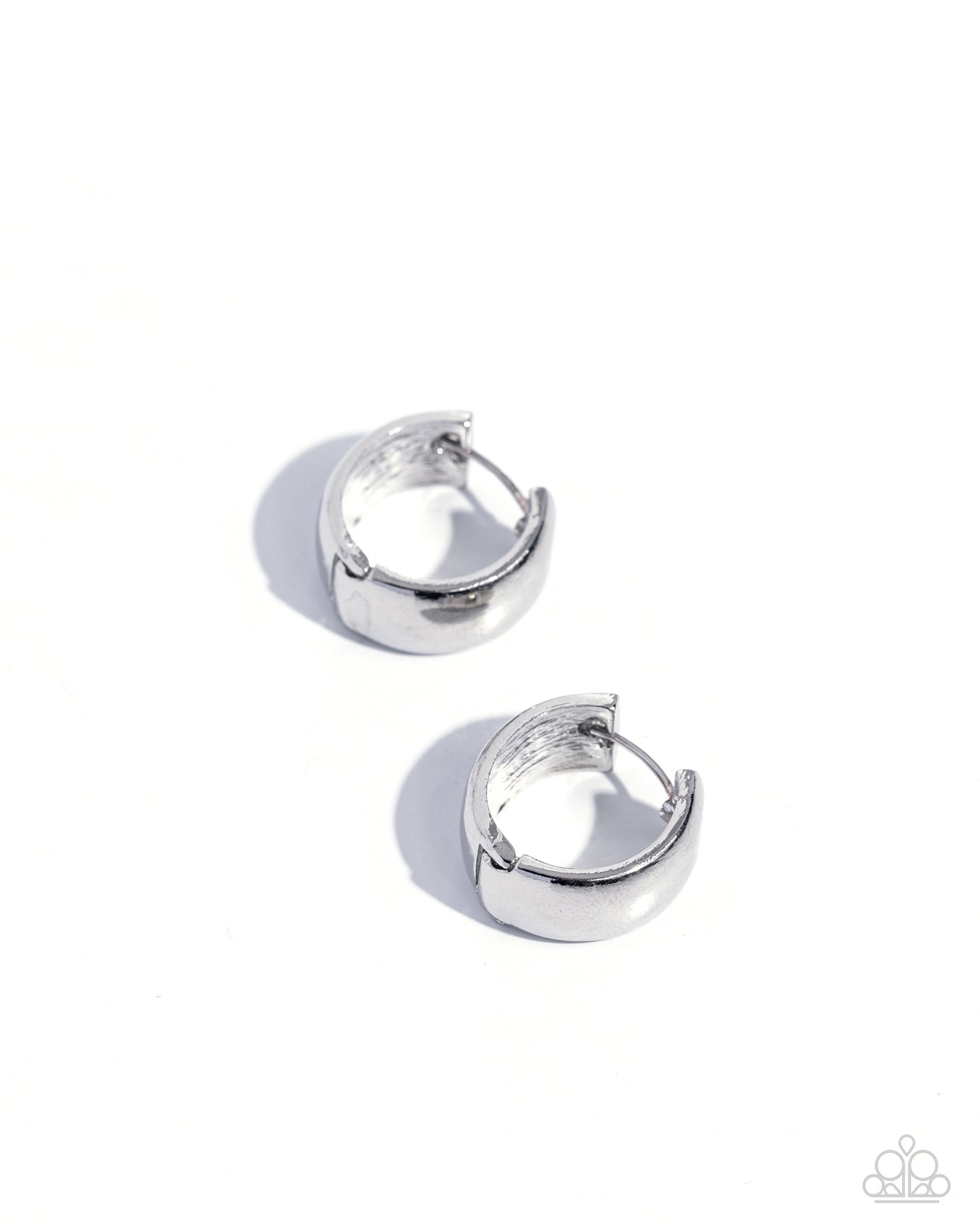 Paparazzi - Signature Sheen - Silver Earrings