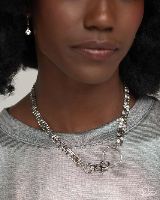 Paparazzi - Chic Connection - Silver Necklace