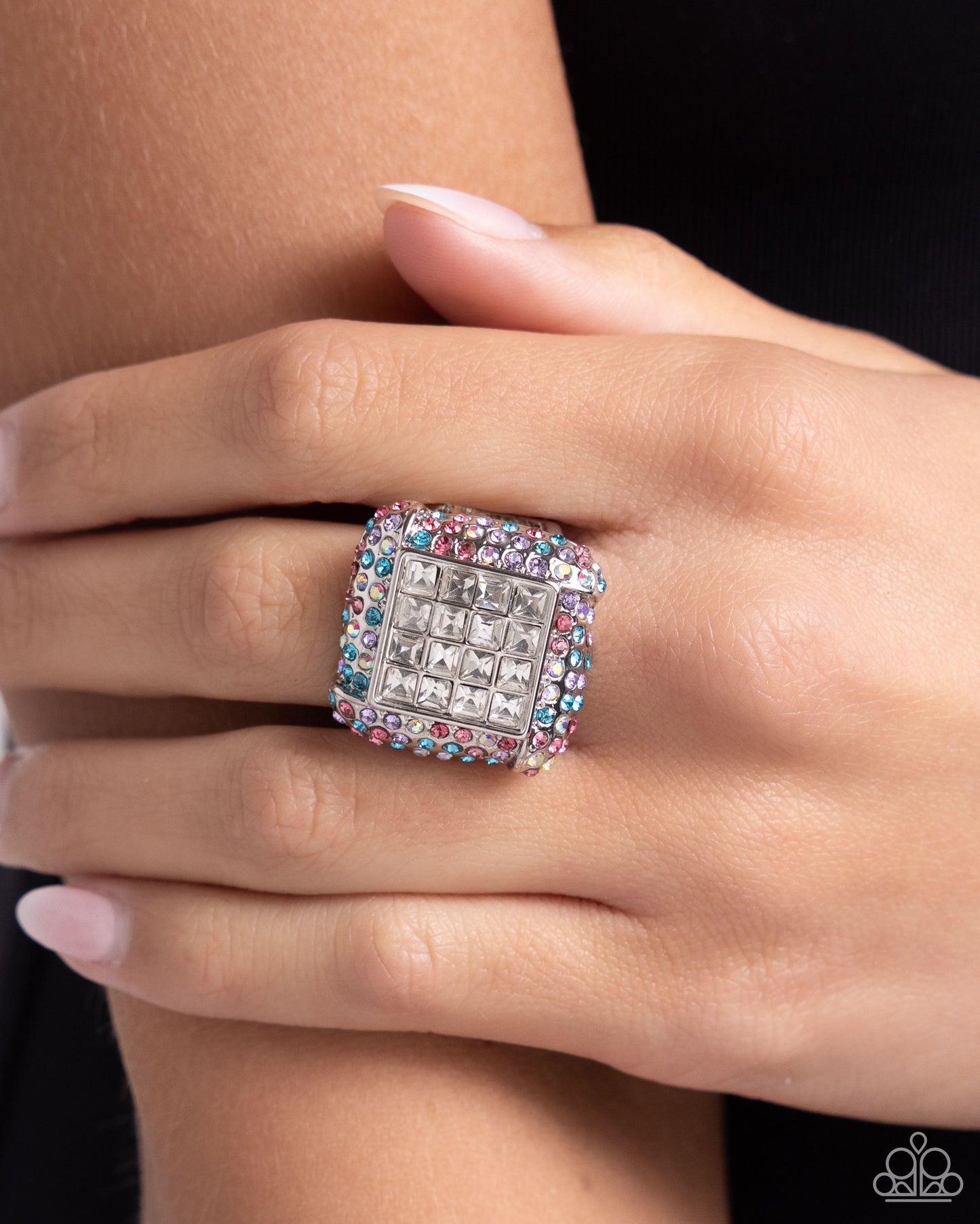 Paparazzi - Medium SQUARE - Multi Ring