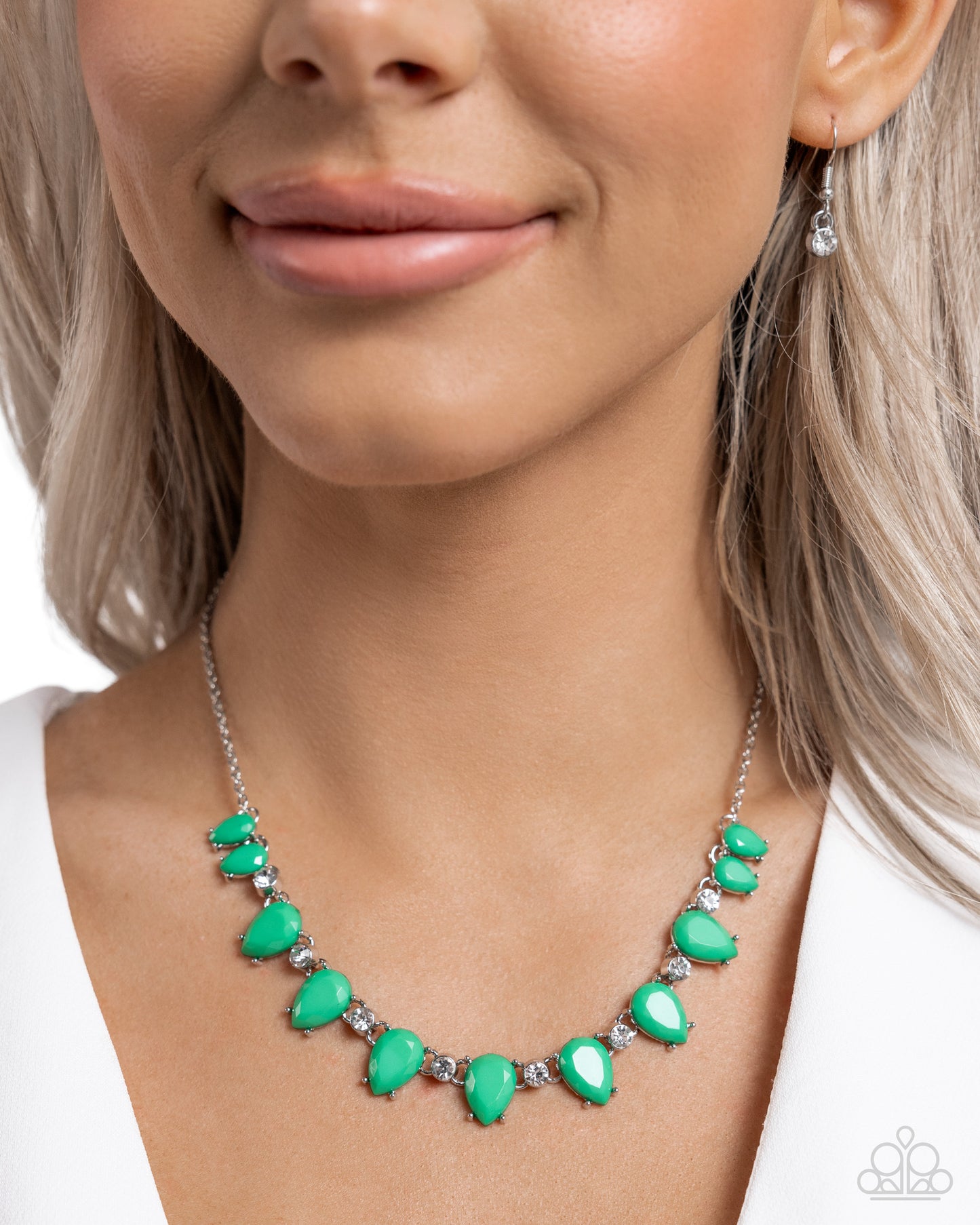 Paparazzi - Malibu Marvel - Green Necklace