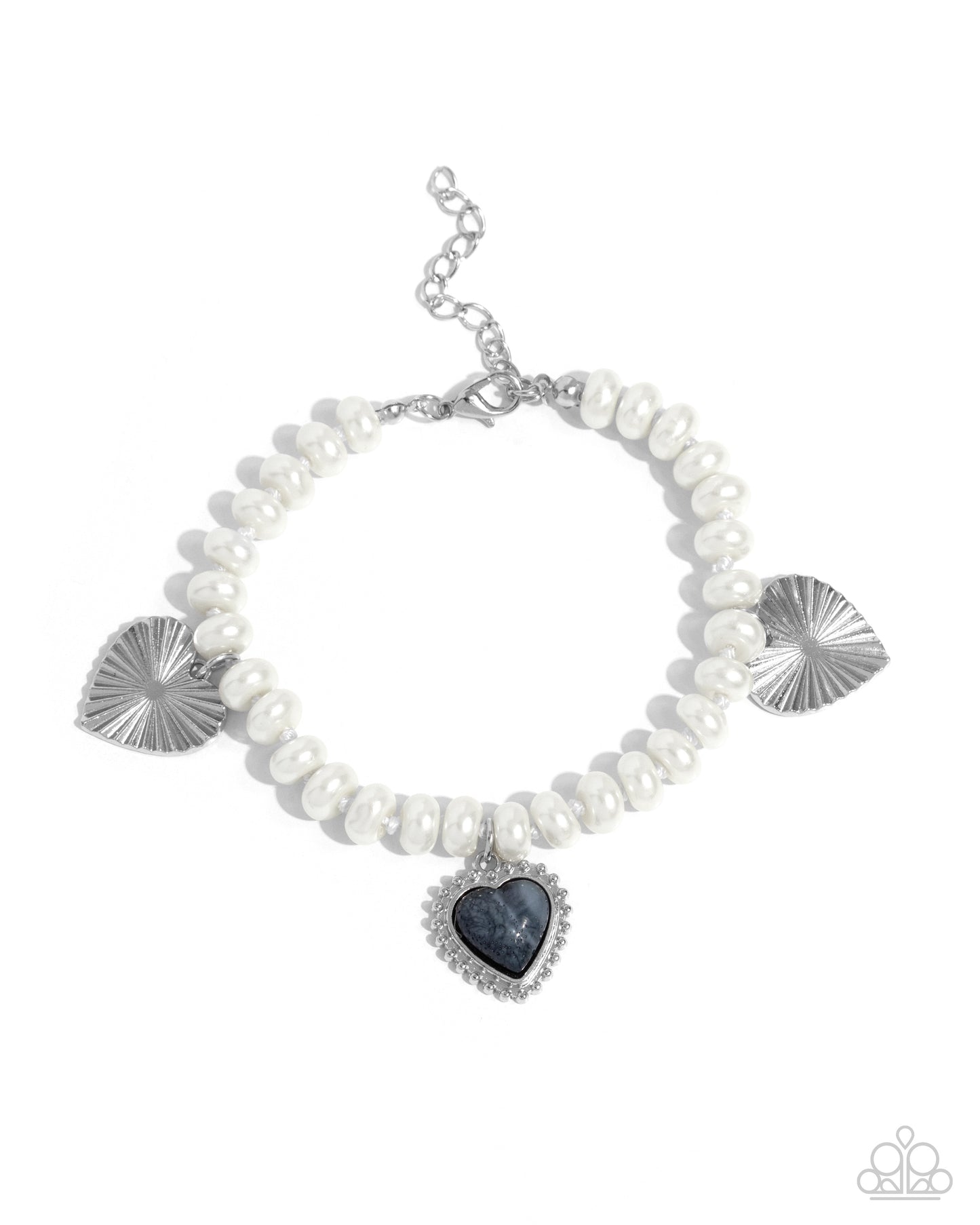 Paparazzi - Heart-struck Haven - Silver Bracelet