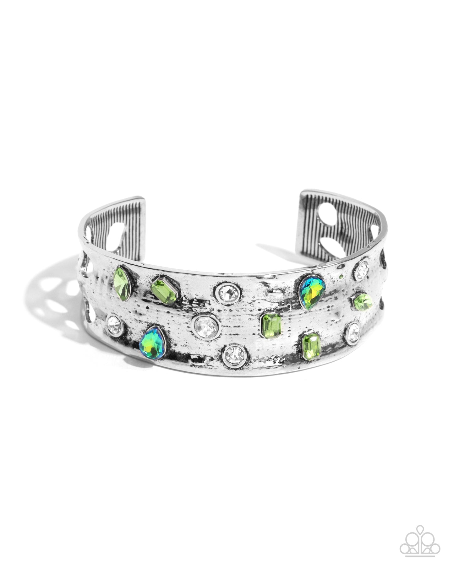 Paparazzi - Embellished Empire - Green Bracelet