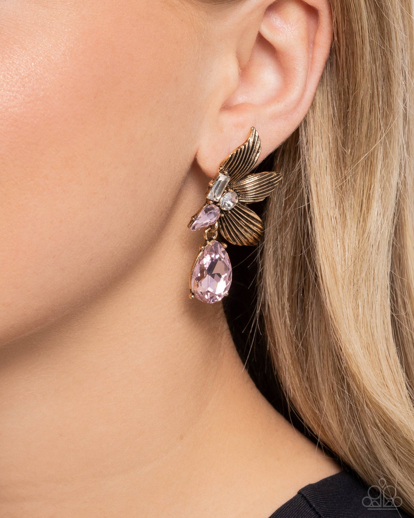 Paparazzi - Showstopping Symphony - Pink Earrings