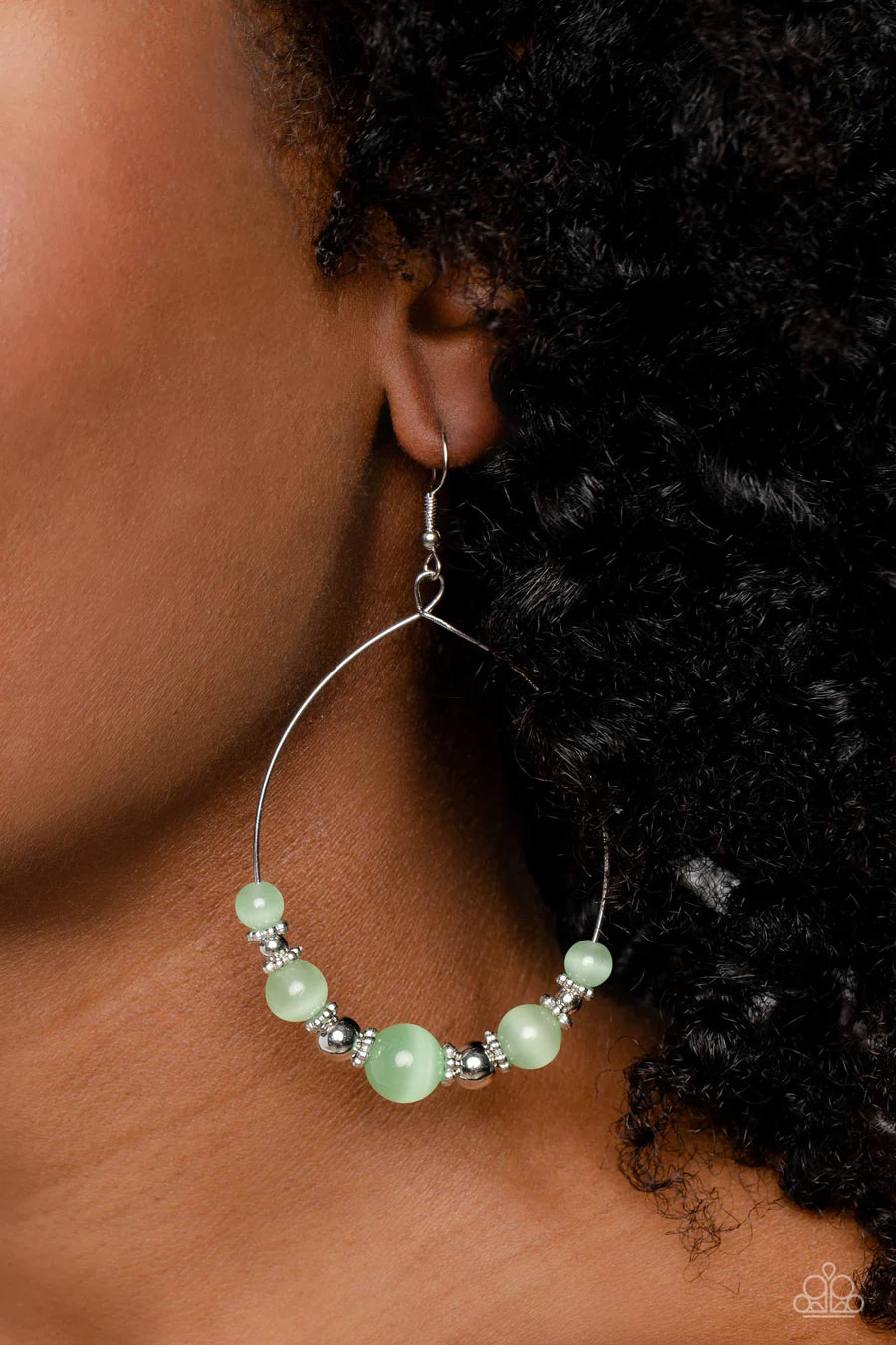 Paparazzi - Cats Eye Charisma - Green Earrings