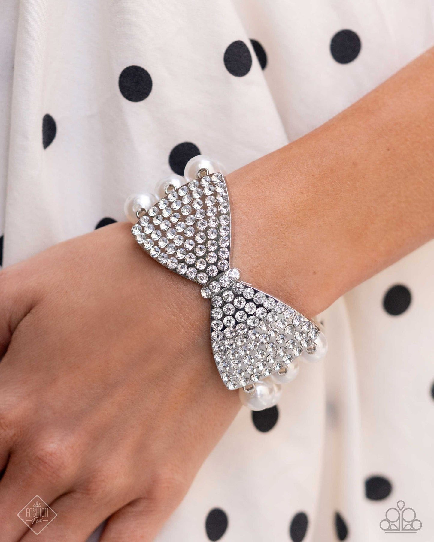 Dashing Demeanor - White - Paparazzi bracelet