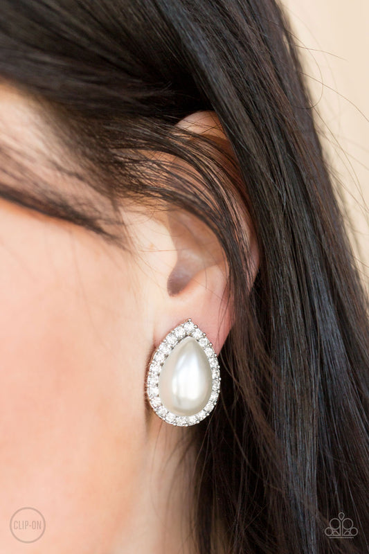 Paparazzi Old Hollywood Opulence - CLIP-ON Earrings