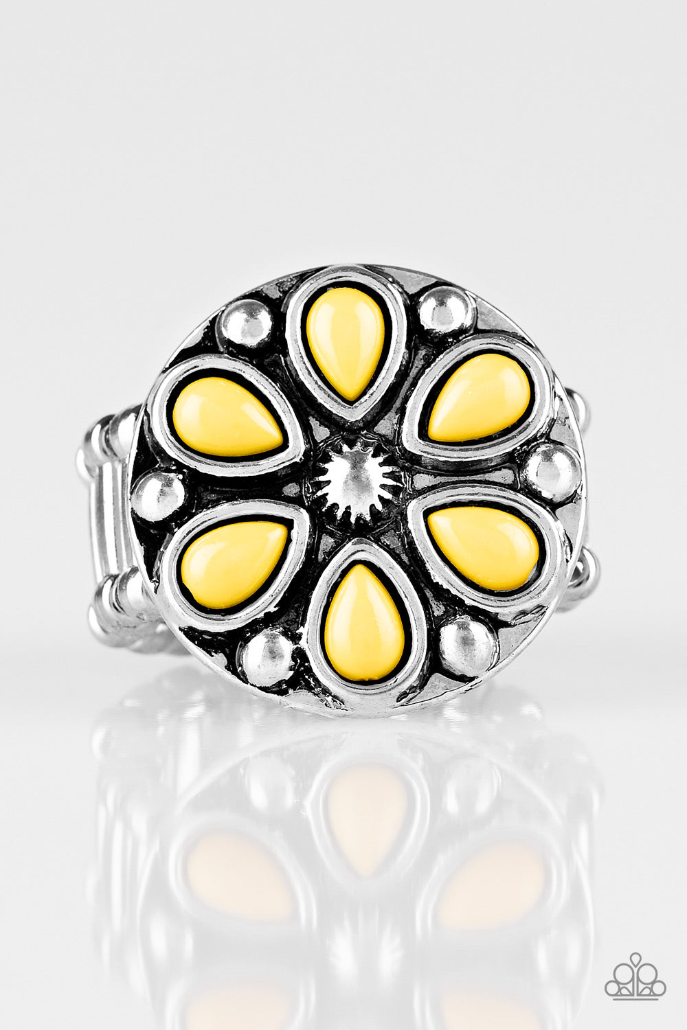 Paparazzi Ring Color Me Calla Lily - Yellow