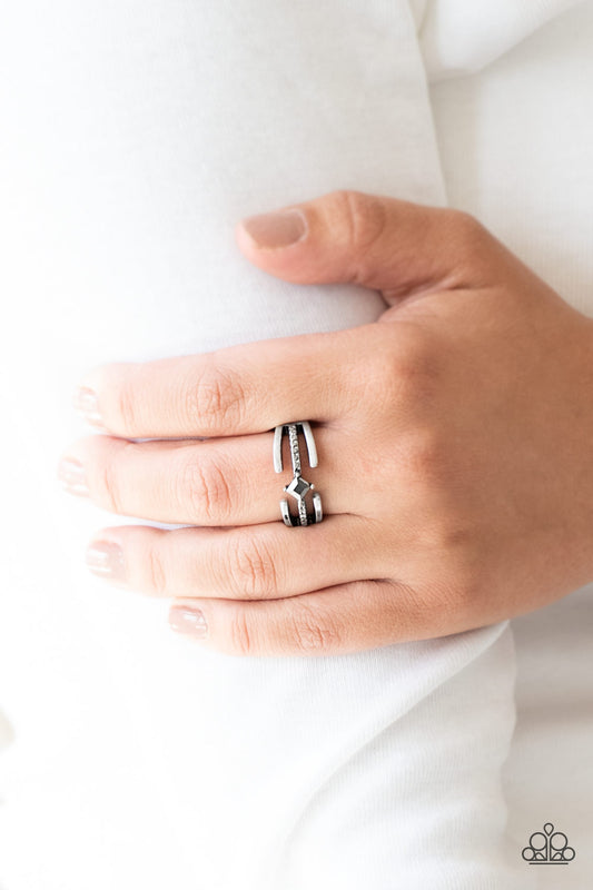 Paparazzi City Center Silver Ring