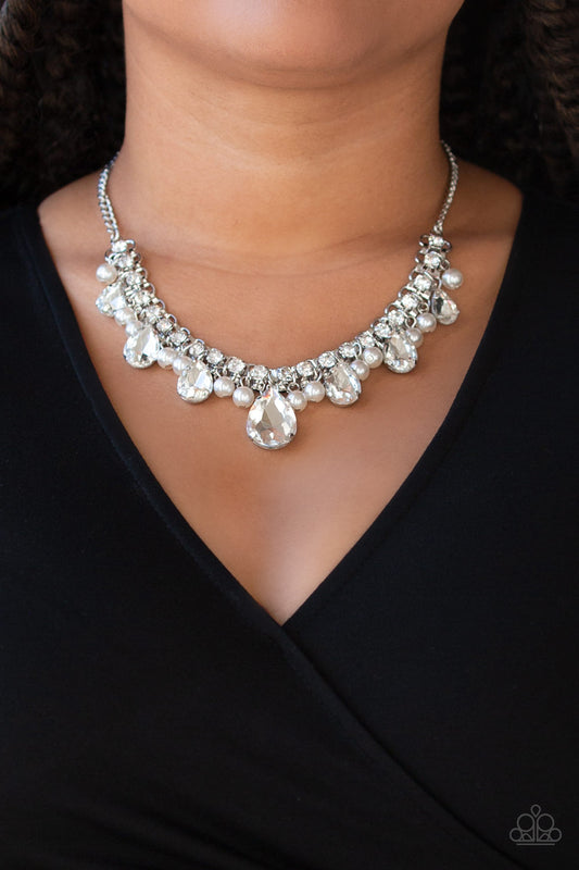 Knockout Queen - White Paparazzi