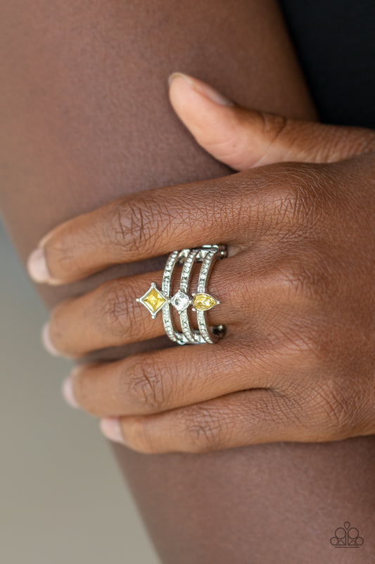 Paparazzi Ring Triple Throne Twinkle - Yellow