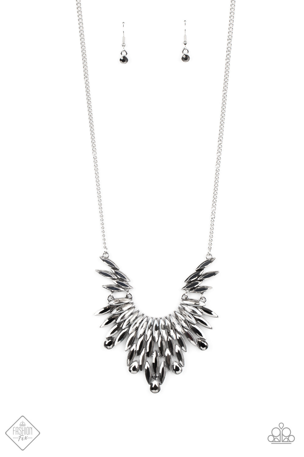 Leave it to LUXE - Silver Necklace - Paparazzi