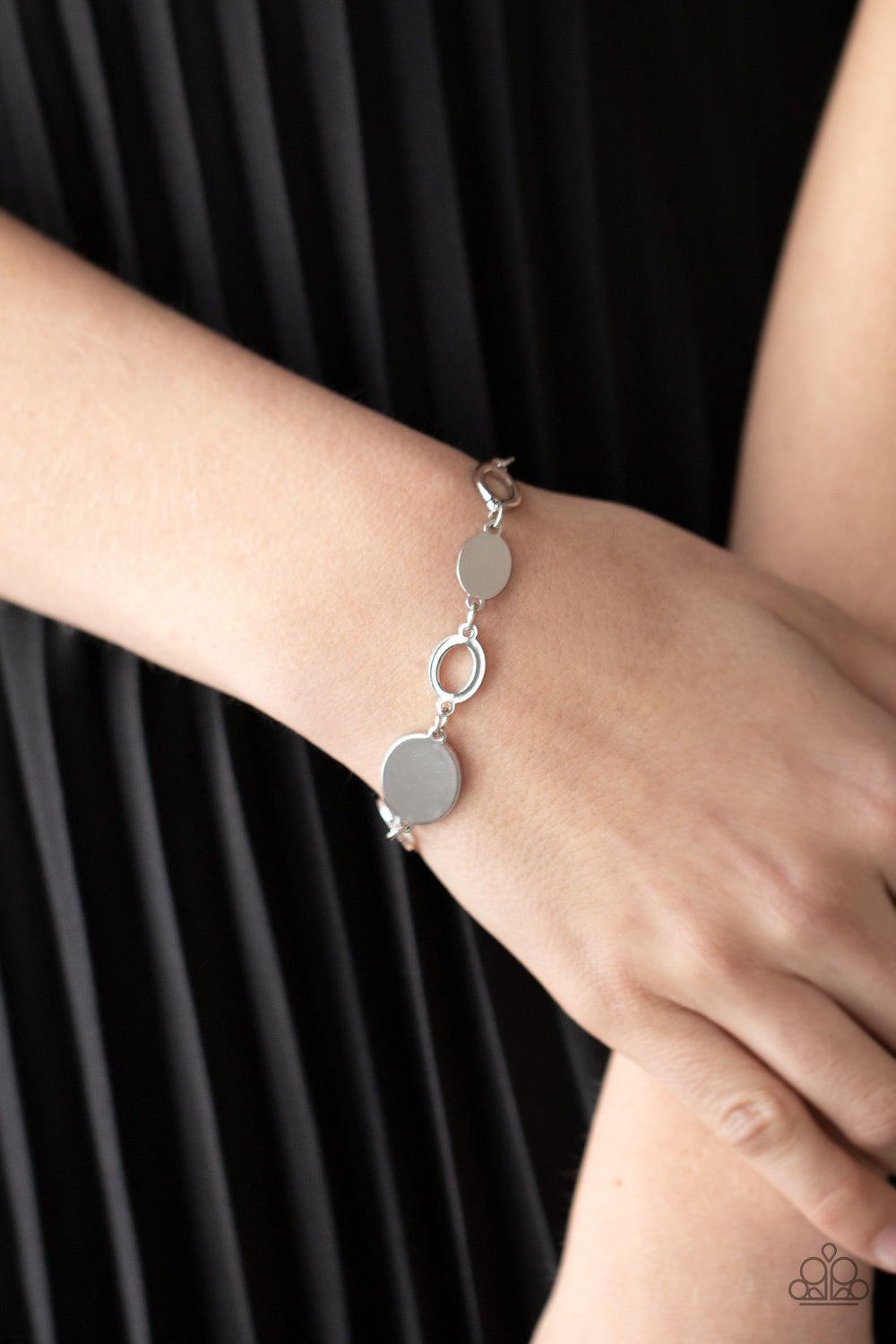 OVAL and Out - Silver Bracelet - Paparazzi