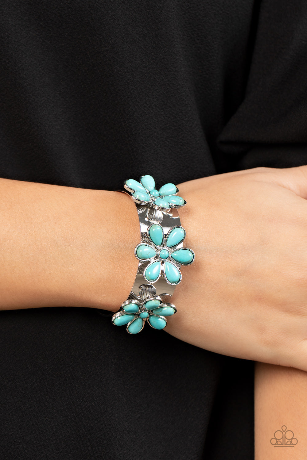 Desert Flower Patch - Blue Paparazzi Bracelet