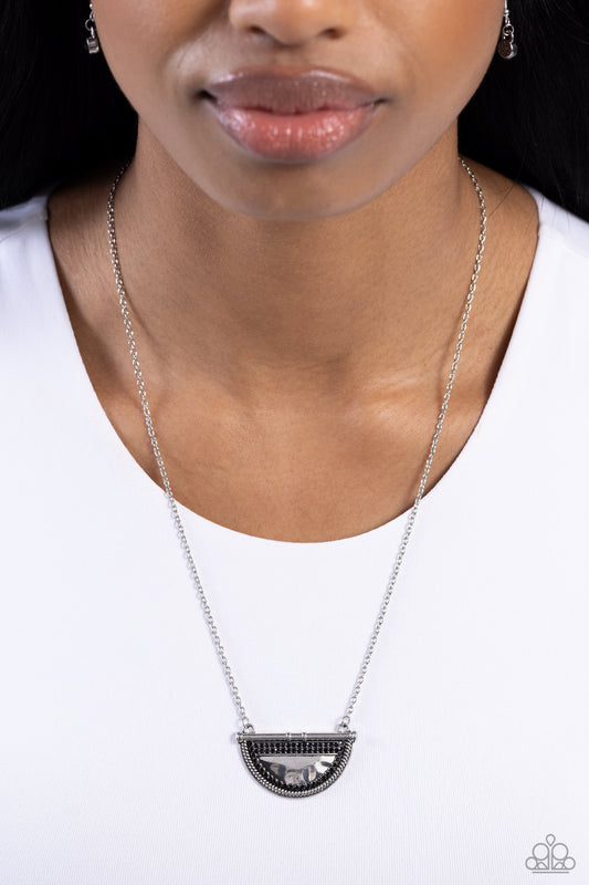 Paparazzi - Raise Your Banner - Black Necklace