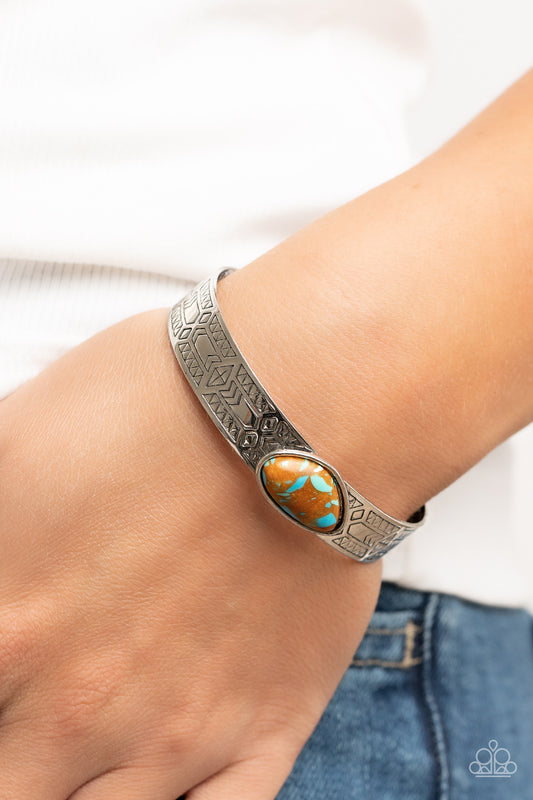 Gobi Glyphs - Brown Paparazzi