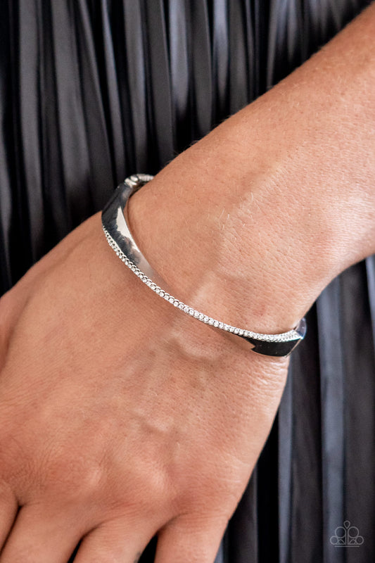 Paparazzi - Artistically Adorned - White Bracelet