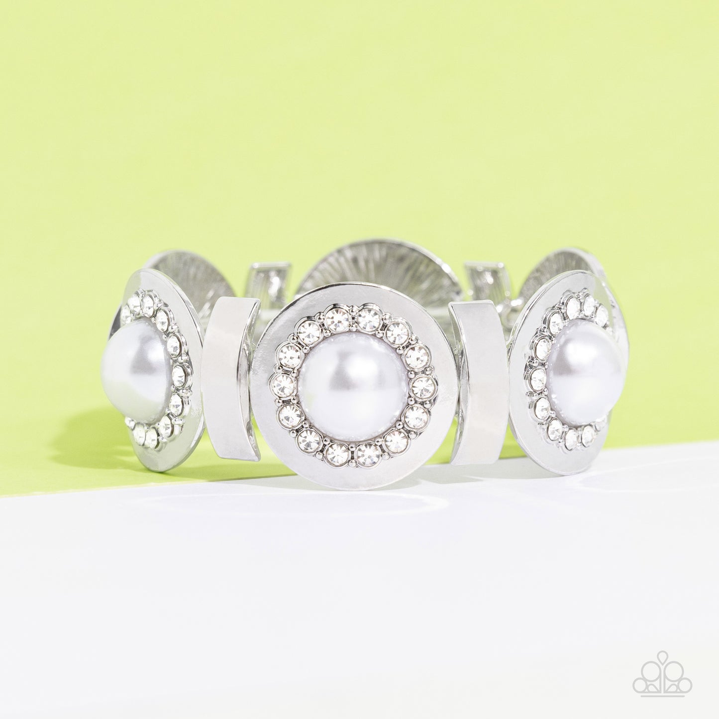 Paparazzi - Summer Serenade - White Bracelet