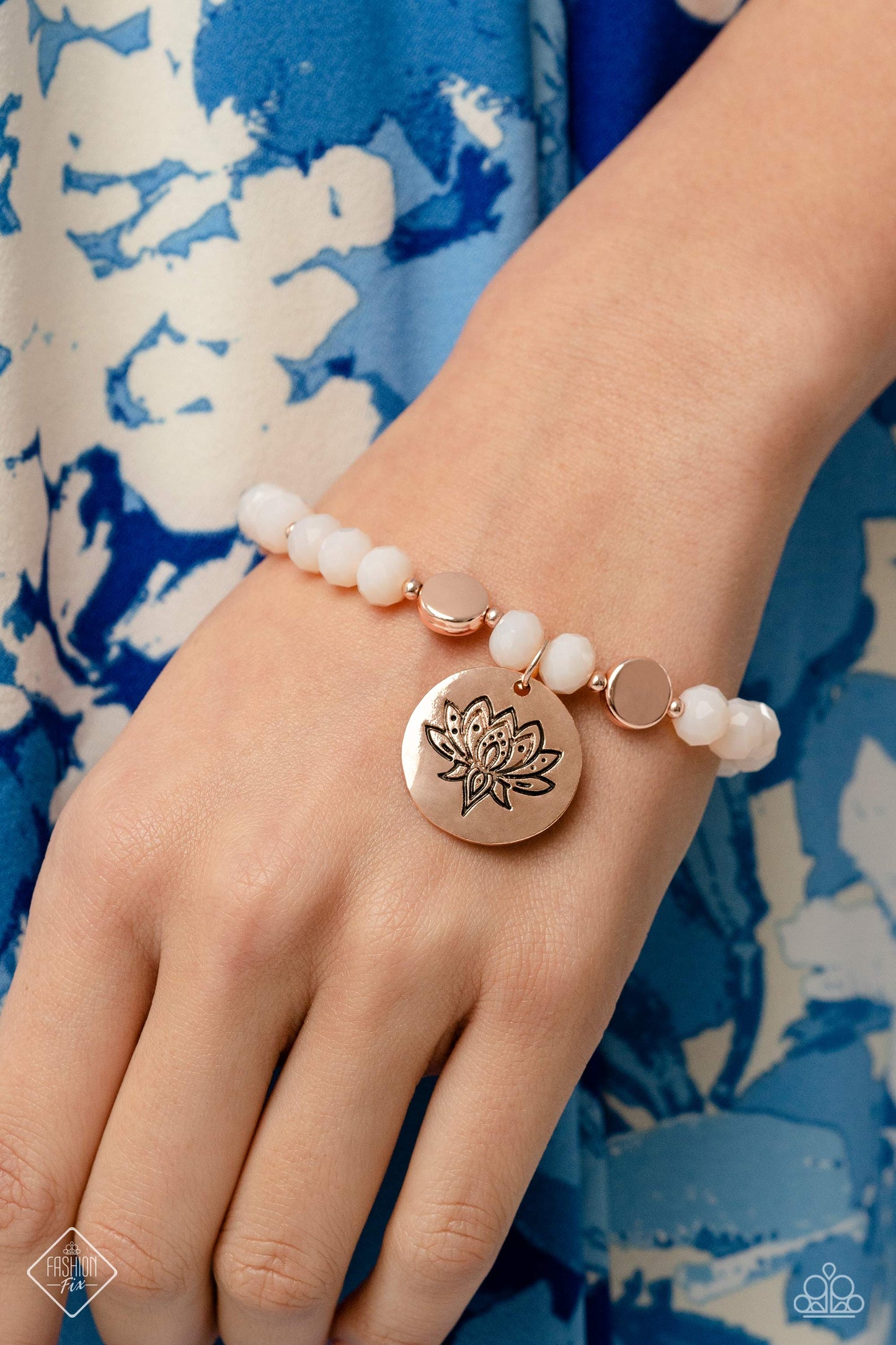 Paparazzi - Leisurely Lotus - Rose Gold Bracelet