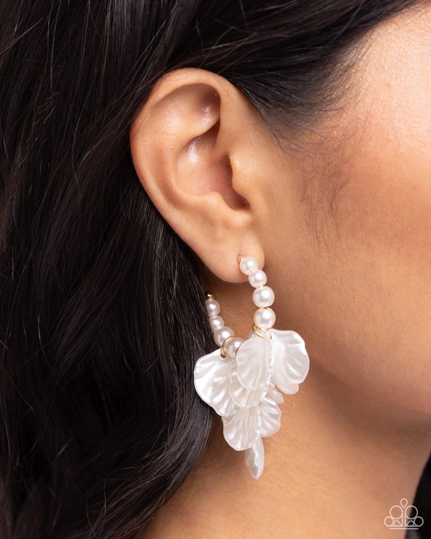 Frilly Feature - Paparazzi Earrings