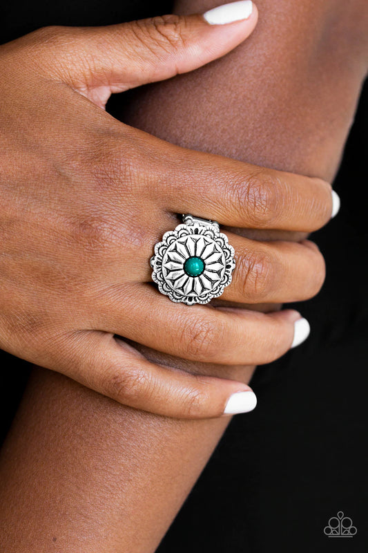 Daringly Daisy - Green Ring Paparazzi