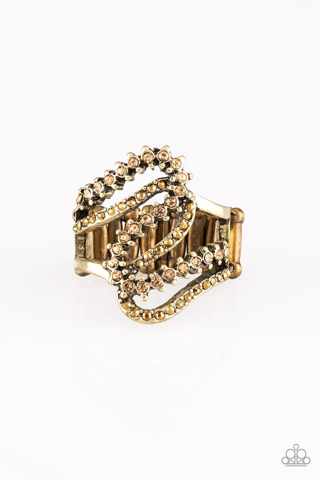 Paparazzi Ring Make Waves - Brass