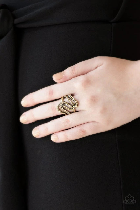 Paparazzi Ring Make Waves - Brass